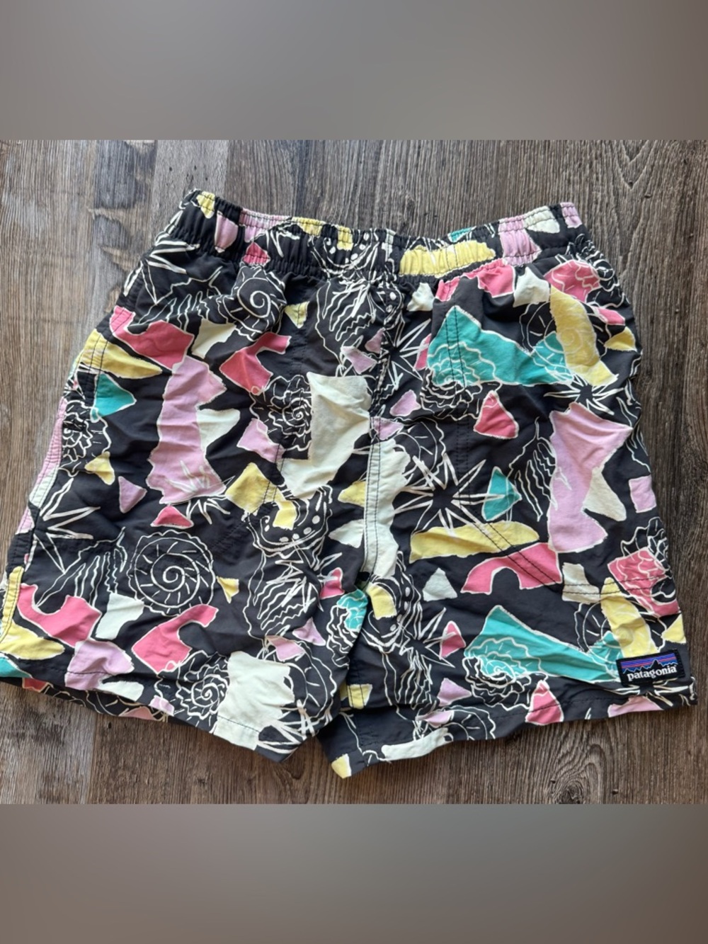 Patagonia Boys Baggies swim shorts size M